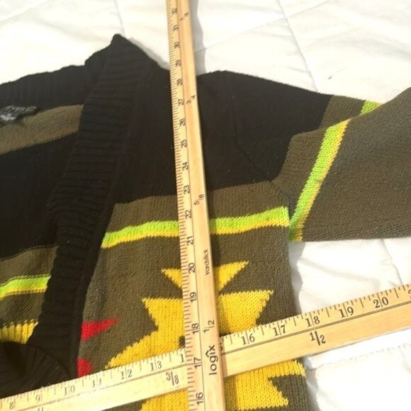Forever 21 Plus Size XL Knit Cardigan Sweater Black/Yellow Aztec Pattern Acrylic - Picture 6 of 6
